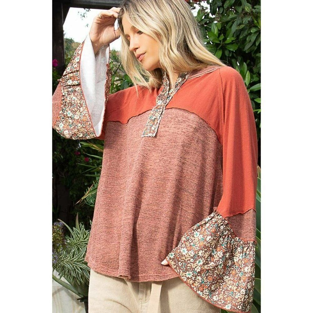POL Better With You Floral Belle Sleeve Top in Brick Multi FKT1087 - Picture 4 of 9